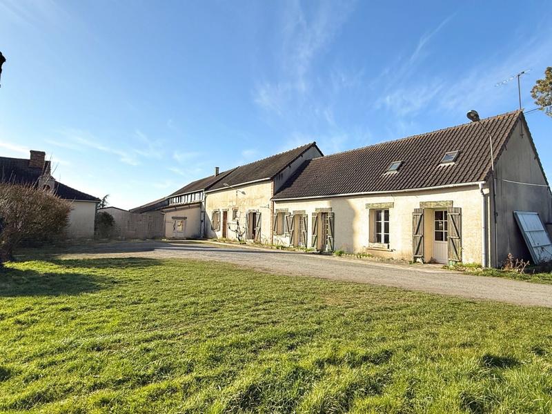 Maison - 1 258 m² - 33 pièces