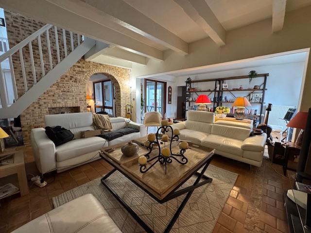 Maison - 184 m² - 8 pièces