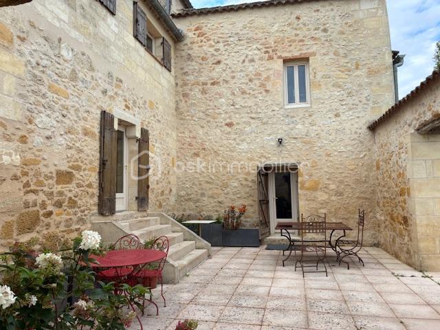 Maison en pierre - 235 m² - 8 pièces