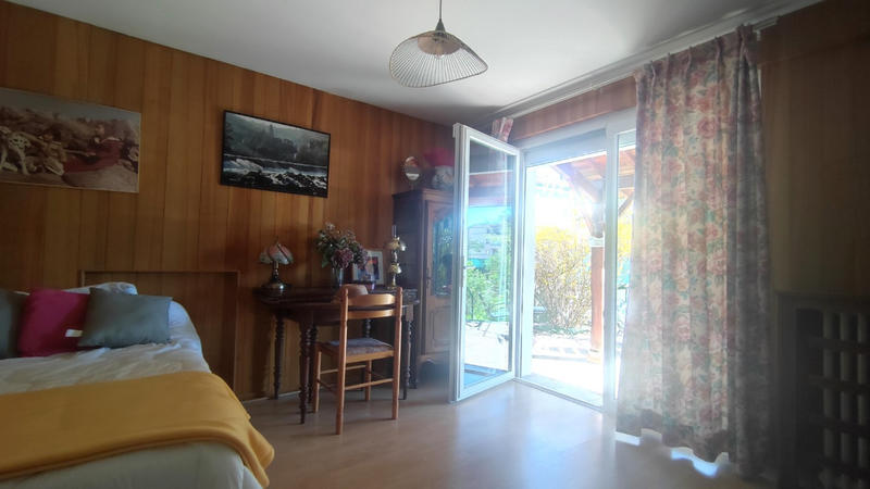 Maison - 215 m² - 7 pièces