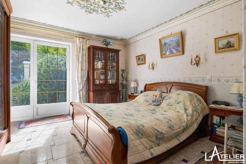 Maison - 210 m² - 5 pièces