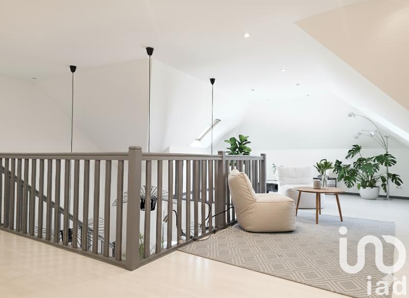 Maison - 360 m² - 9 pièces