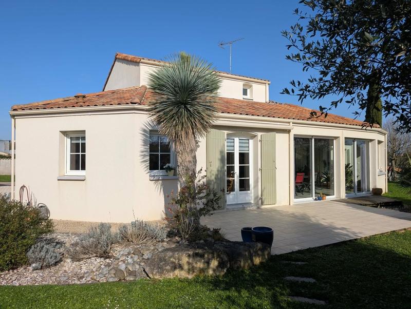 Maison - 202 m² - 5 pièces