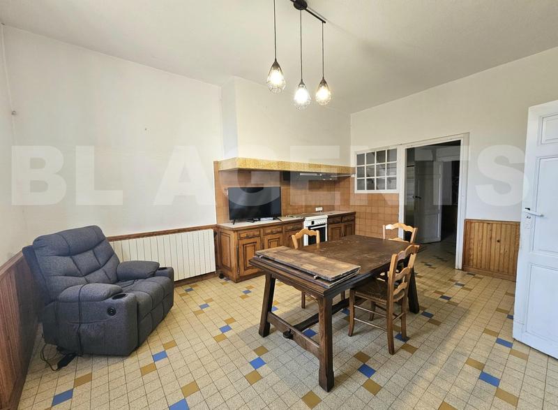 Maison - 200 m² - 9 pièces