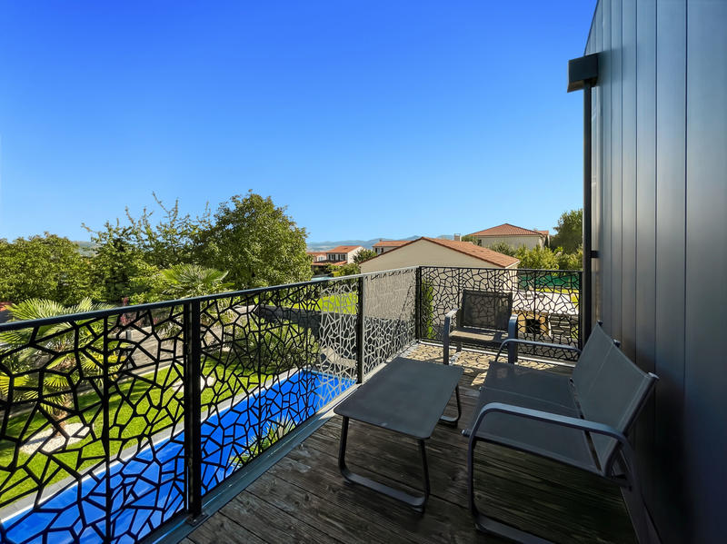 Maison - 233 m² - 7 pièces