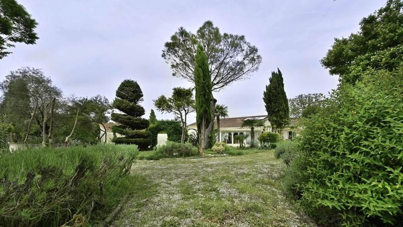 Maison - 184 m² - 8 pièces