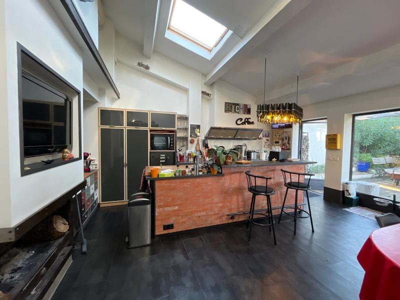 Villa - 280 m² - 6 pièces