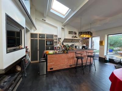 Villa - 280 m² - 6 pièces