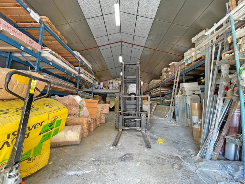 Maison - 490 m² - 4 pièces