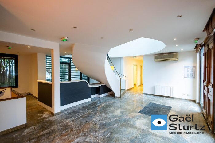 Local d'activités - 574 m² - 17 pièces