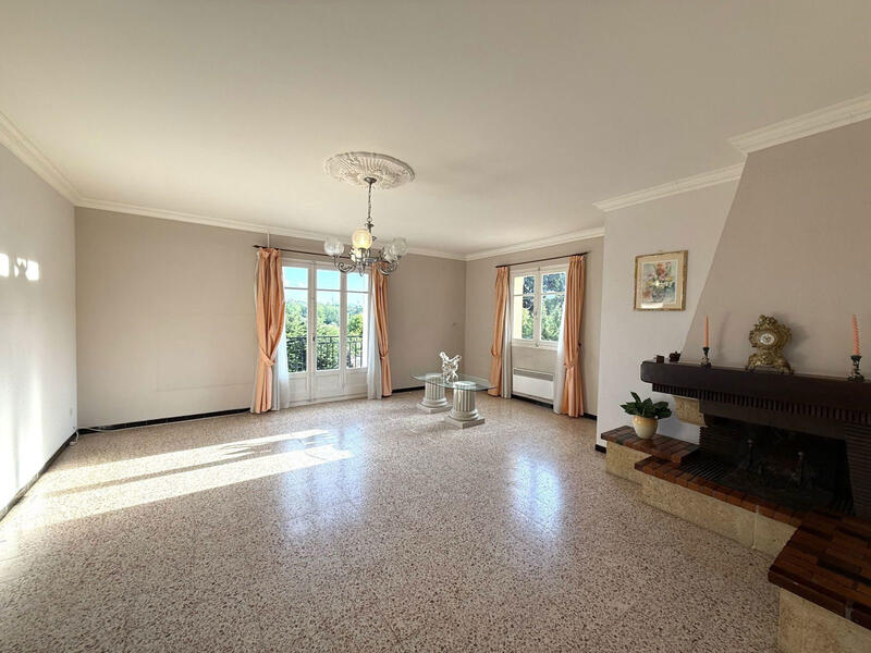 Maison - 167 m² - 6 pièces