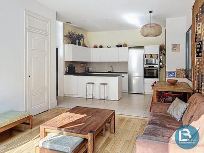 Appartement - 102 m² - 5 pièces