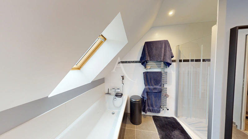 Maison - 151 m² - 5 pièces