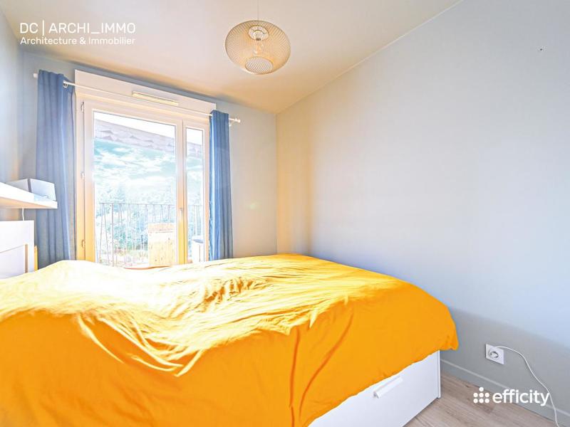 Appartement - 100 m² - 4 pièces