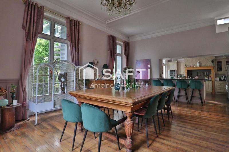 Maison de maîtres - 600 m² - 12 pièces