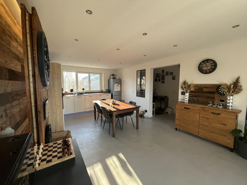 Appartement - 100 m² - 4 pièces