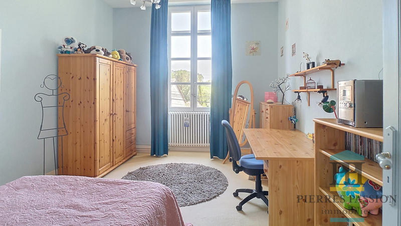 Maison - 275 m² - 9 pièces