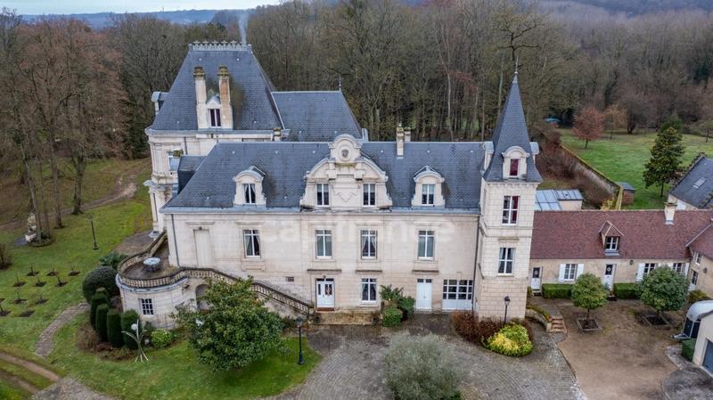 Propriété - 750 m² - 15 pièces