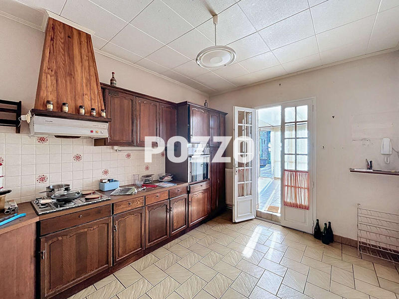 Maison - 224 m² - 7 pièces
