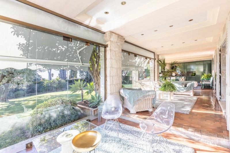 Villa - 360 m² - 8 pièces