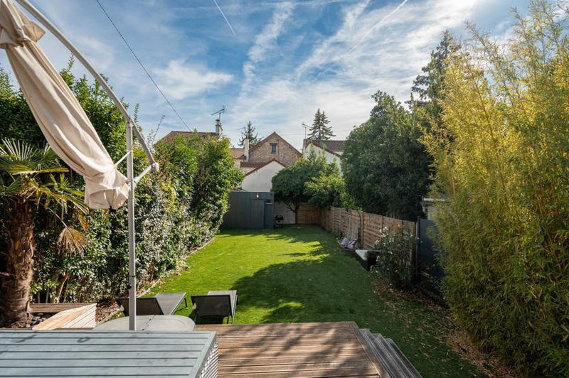 Maison - 250 m² - 7 pièces