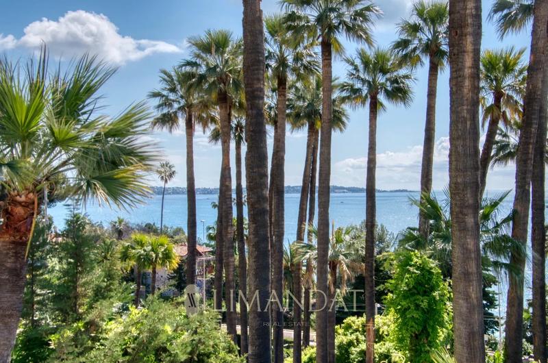 Villa - 221 m² - 7 pièces