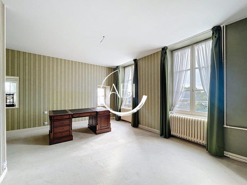 Maison - 200 m² - 11 pièces