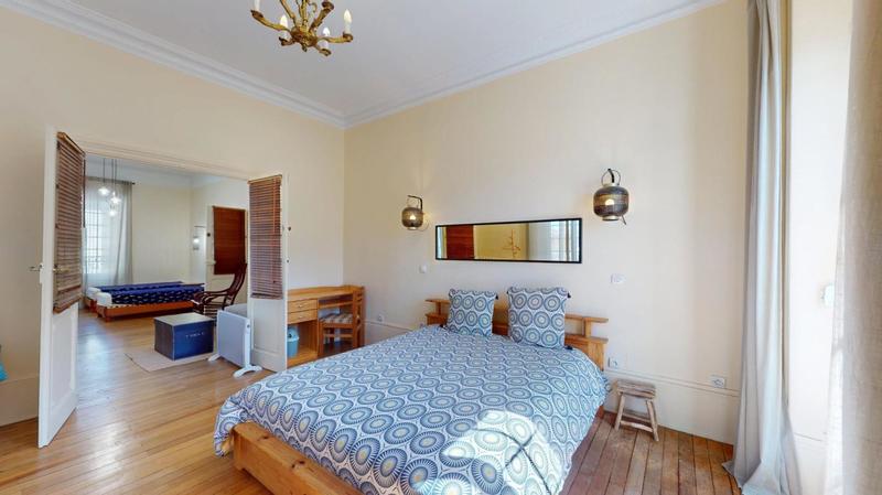 Maison de maîtres - 420 m² - 13 pièces