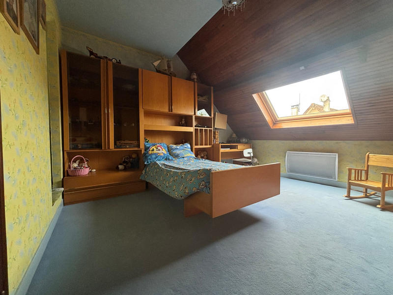 Maison - 201 m² - 7 pièces