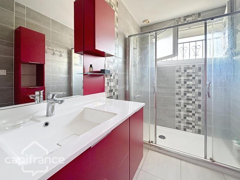 Maison - 96 m² - 4 pièces