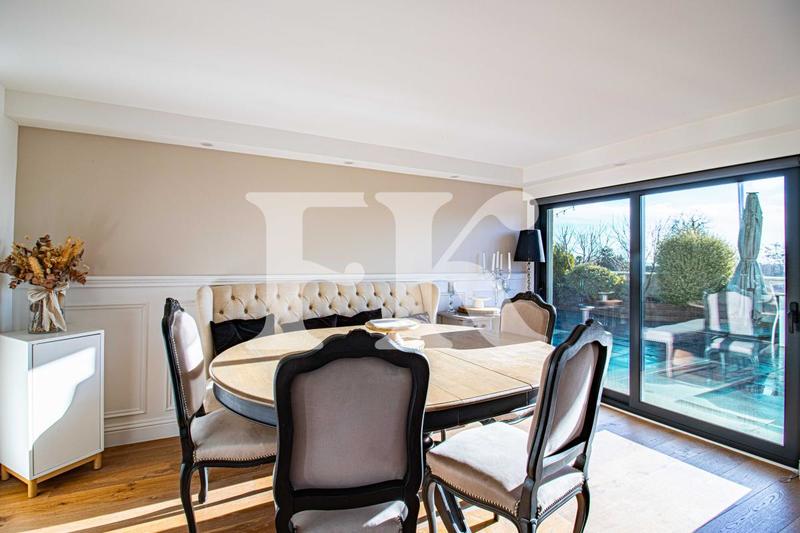 Appartement - 144 m² - 6 pièces