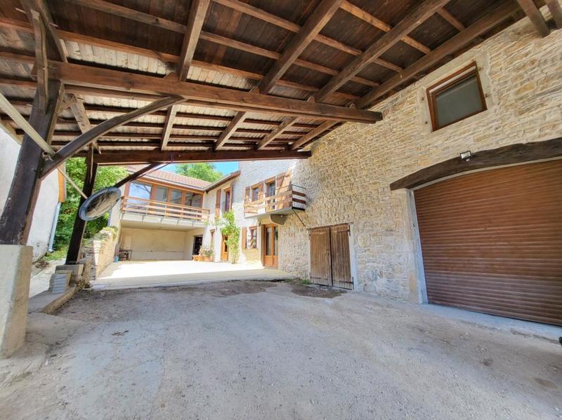 Maison - 333 m² - 10 pièces