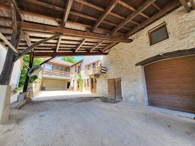 Maison - 333 m² - 10 pièces