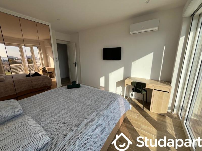 Chambre - 12 m² - 1 pièce