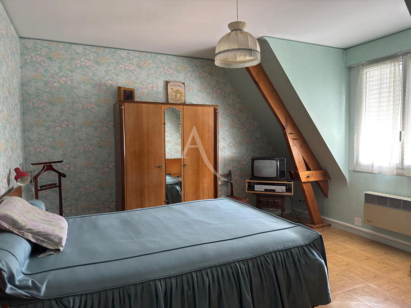 Maison - 200 m² - 8 pièces