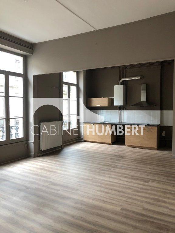 Appartement - 99 m² - 4 pièces