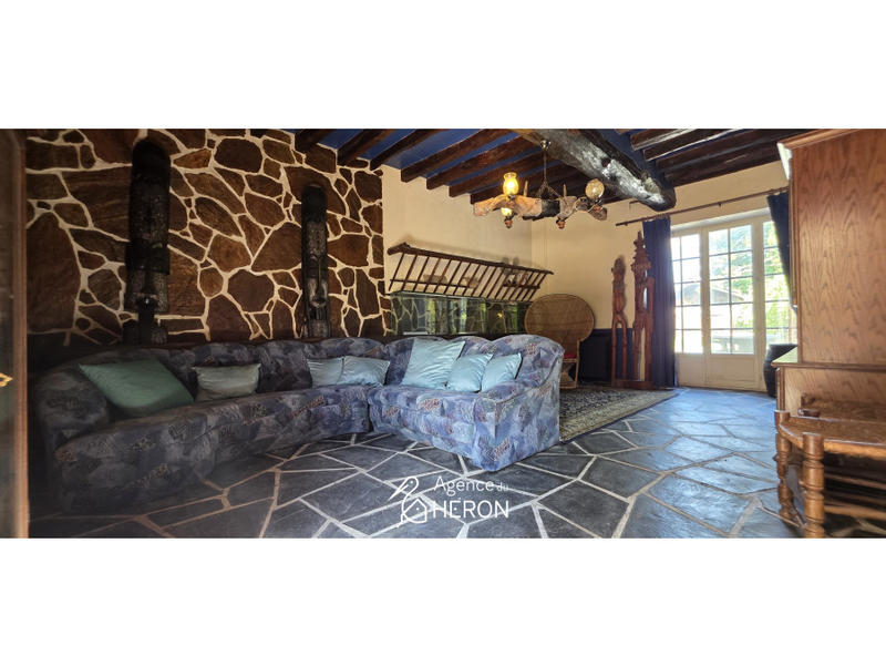 Maison - 201 m² - 7 pièces