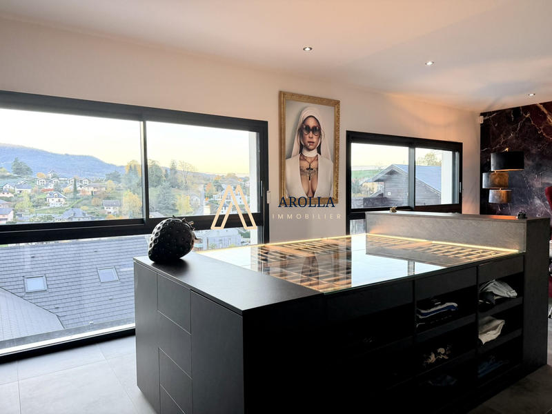 Villa - 227 m² - 6 pièces