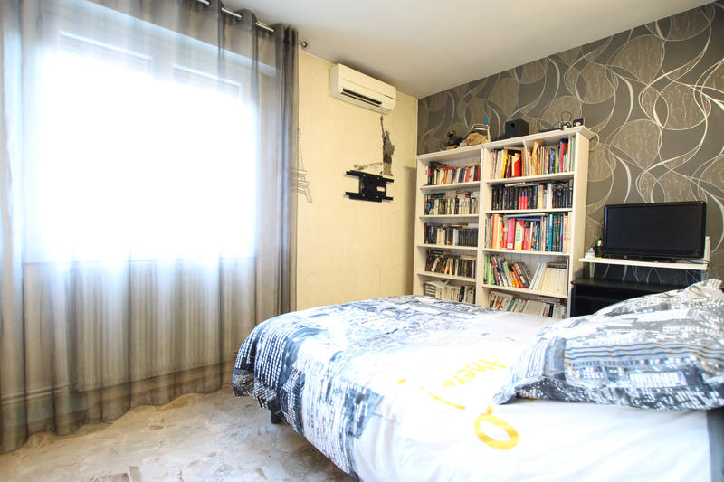 Maison - 230 m² - 9 pièces