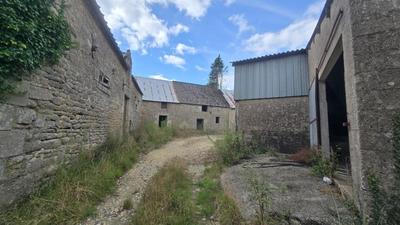 Maison - 220 m² - 6 pièces