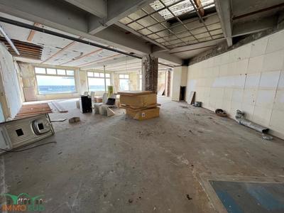 Appartement - 180 m² - 1 pièce