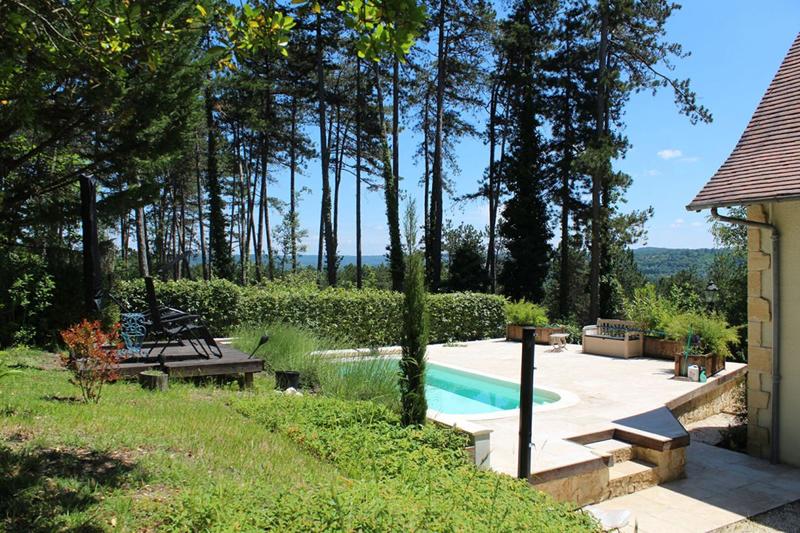 Maison - 300 m² - 8 pièces