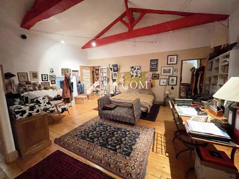 Maison - 235 m² - 6 pièces