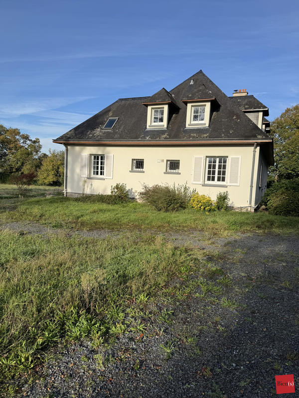 Maison contemporaine - 237 m² - 11 pièces