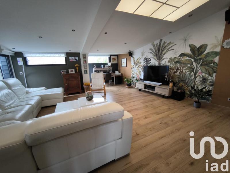 Maison - 215 m² - 8 pièces