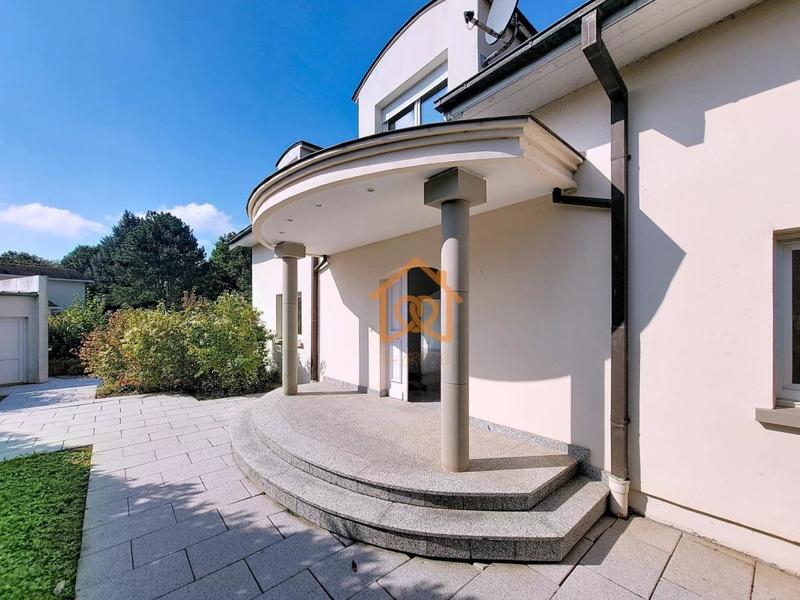 Villa - 244 m² - 7 pièces