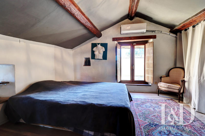 Mas - 250 m² - 9 pièces