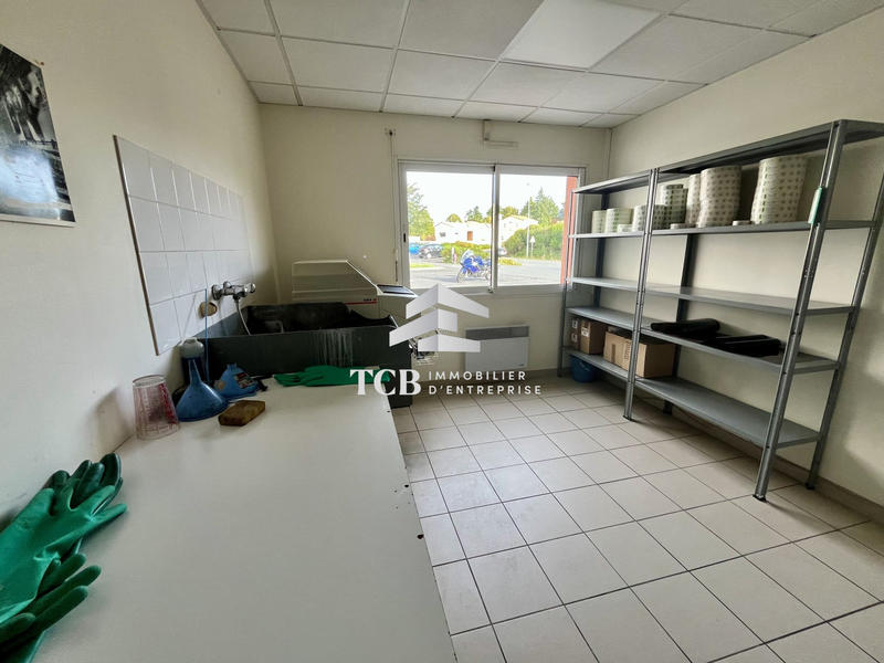Local d'activités - 408 m²