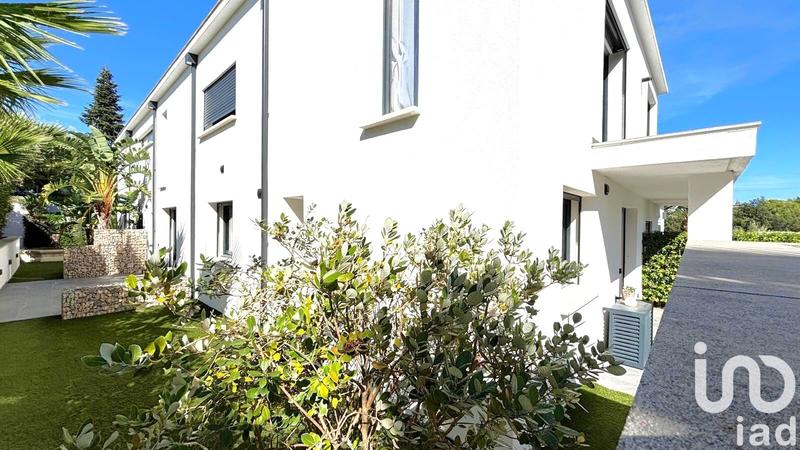 Maison - 306 m² - 9 pièces