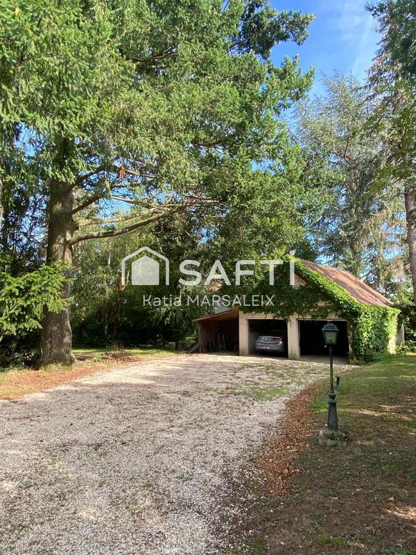 Maison - 239 m² - 9 pièces